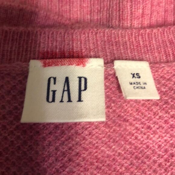 GAP Super Soft Pink Ladies Sweater - Picture 3 of 3